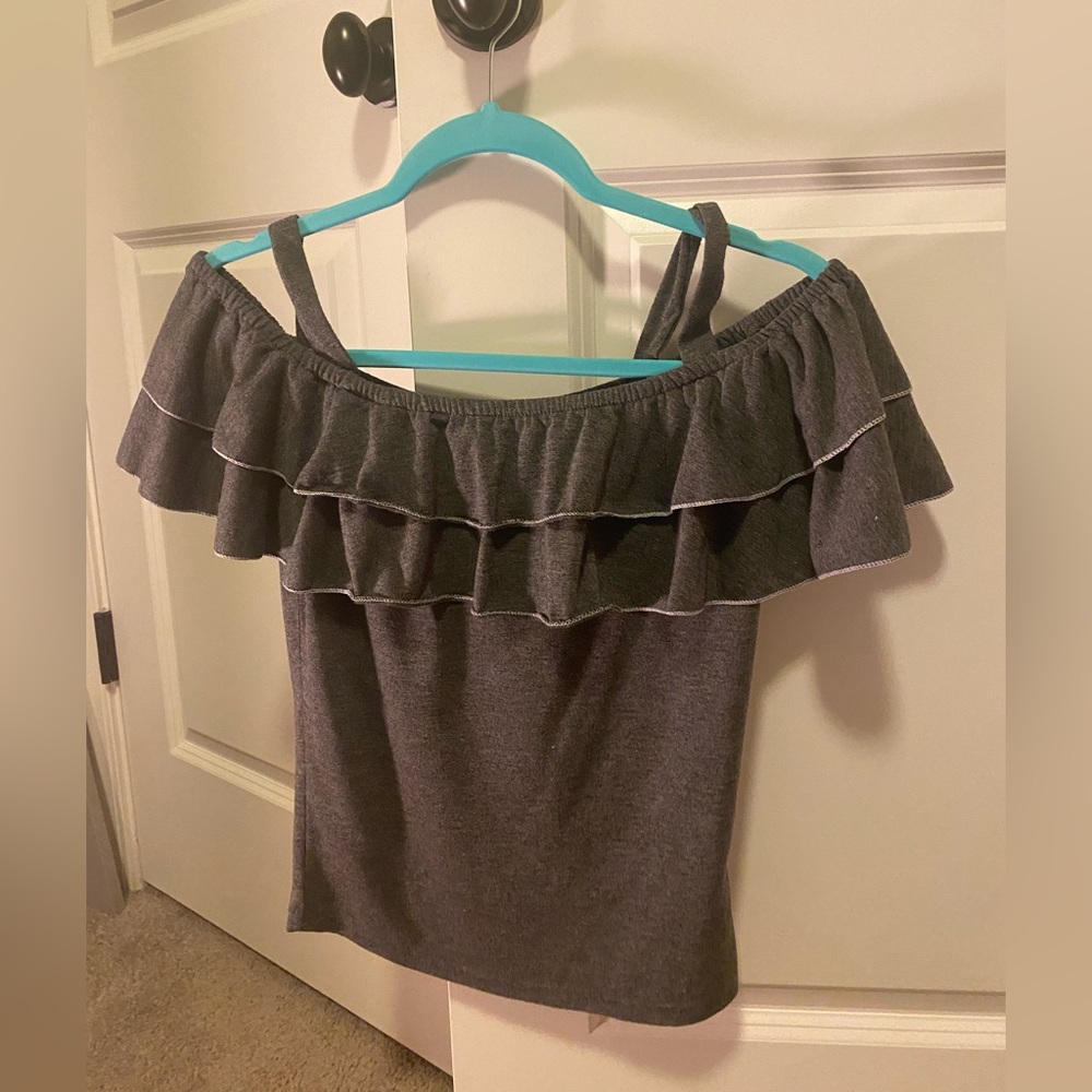 Grey top